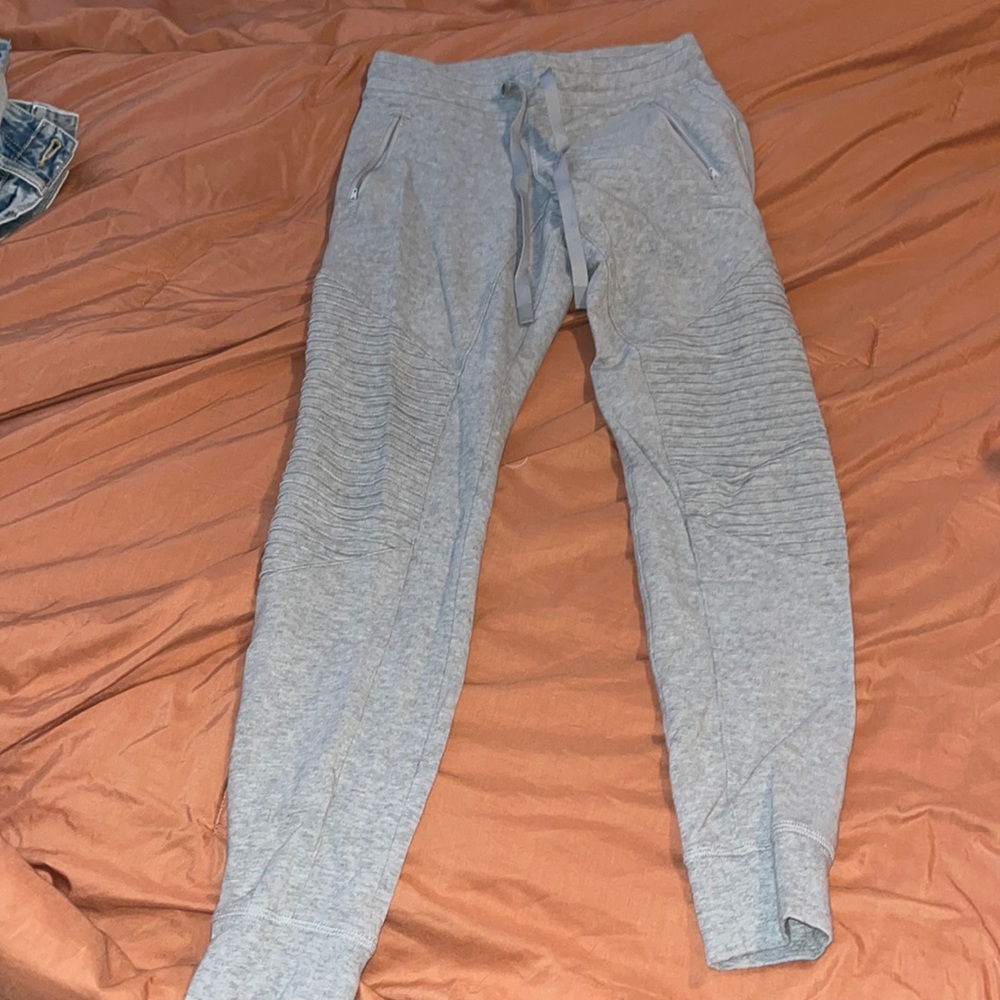 Alo yoga grey joggers